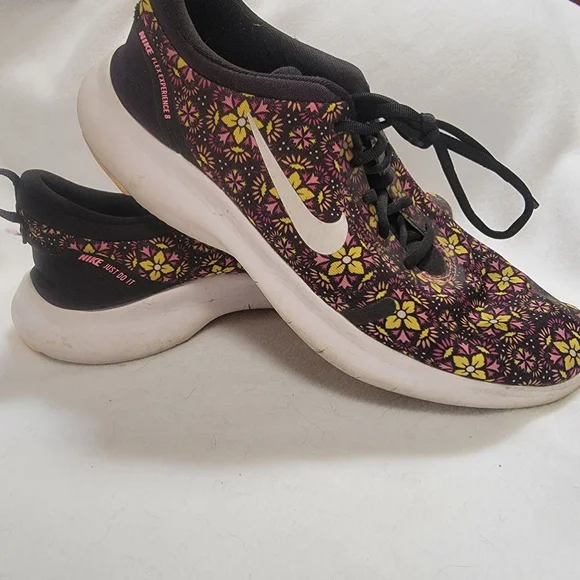 NIKE EUC Flex Experience 8 - Size 9 - Picture 3 of 11